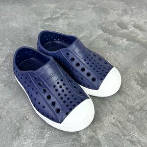 Native Jefferson navy blue slip on sneaker shoes size 7 toddler